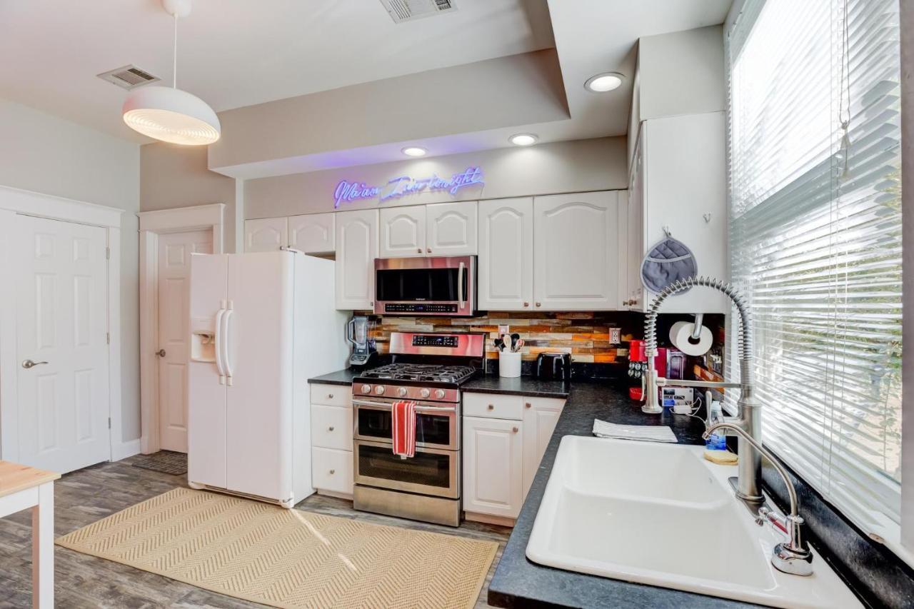 Hip And Spacious Midtown Cottage Near Beale Street Мемфис Екстериор снимка