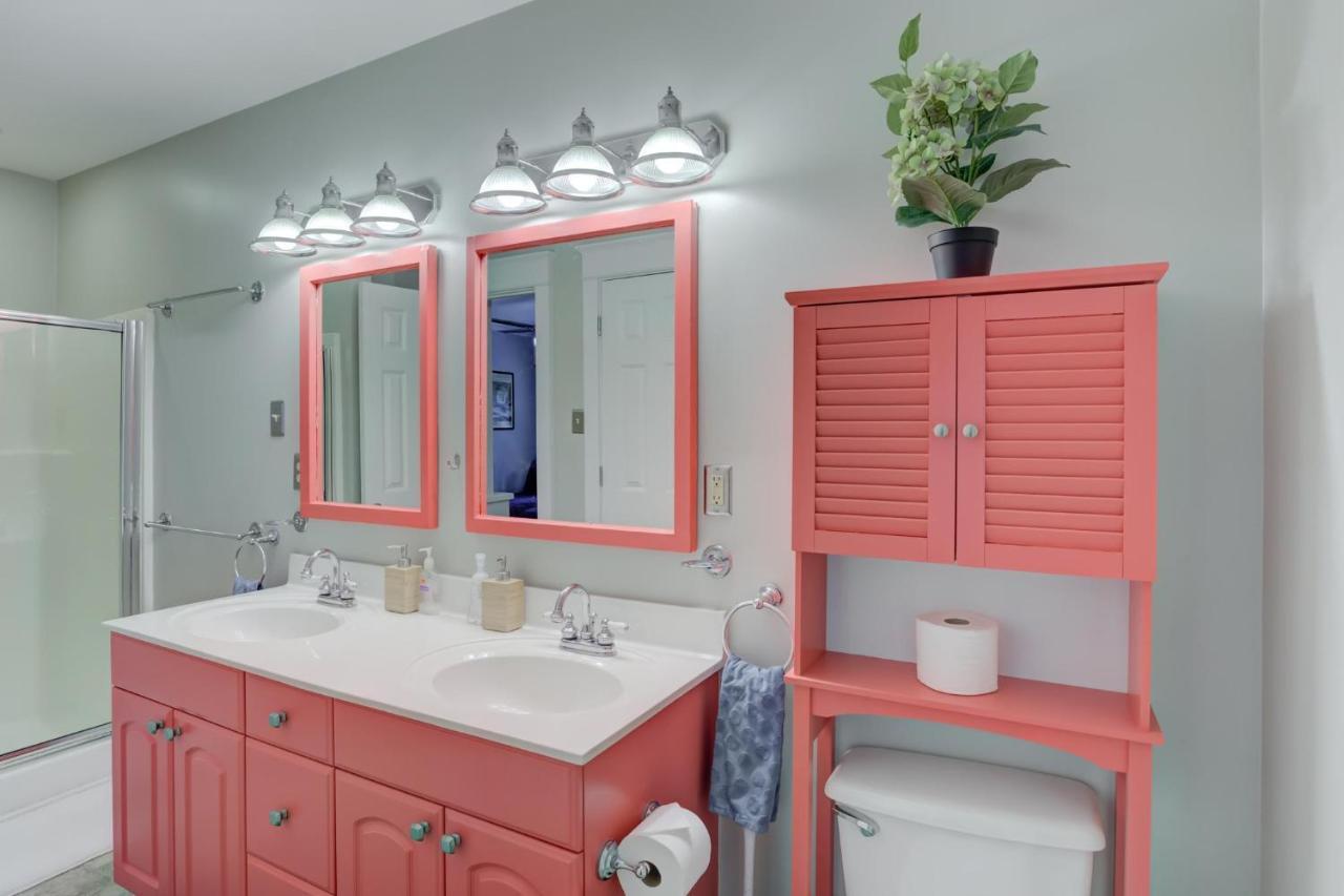 Hip And Spacious Midtown Cottage Near Beale Street Мемфис Екстериор снимка