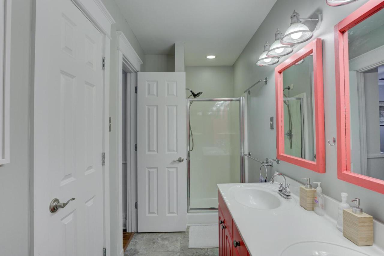 Hip And Spacious Midtown Cottage Near Beale Street Мемфис Екстериор снимка